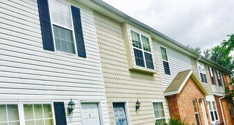 955 Stills Rd in Prairie Grove, AR - Building Photo