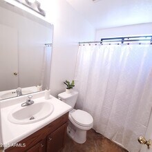 8511 W College Dr in Phoenix, AZ - Building Photo - Building Photo