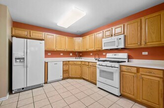 2282 Foxmoor Ln in Aurora, IL - Building Photo - Building Photo