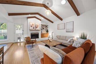 2621 Barton Hills Dr in Austin, TX - Building Photo - Building Photo