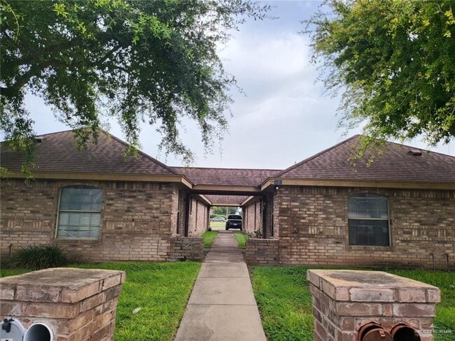 16 E Coyote St in Pharr, TX - Building Photo - Building Photo
