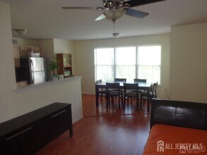 813 Plymouth Rd in North Brunswick, NJ - Building Photo - Building Photo