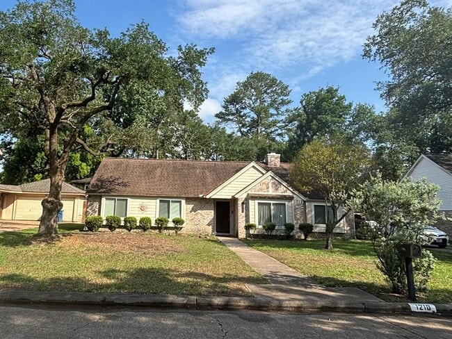 1210 Forsythe Ln