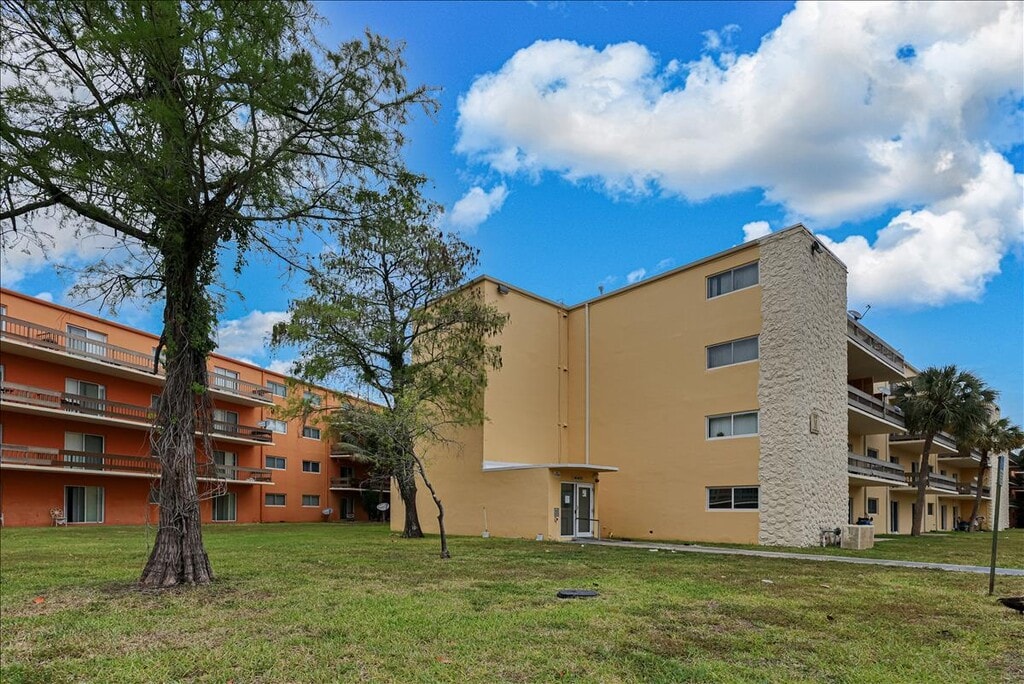 Cypress Grove Apartments in Lauderhill, FL