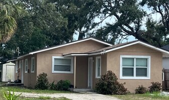 611 Ave S NE in Winter Haven, FL - Building Photo