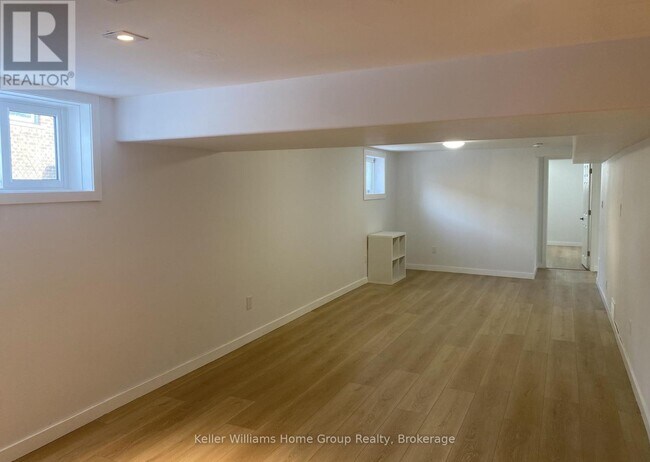 11 Caribou Crescent in Guelph, ON - Building Photo - Building Photo