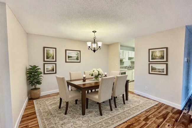 4700 N Main St in Fall River, MA - Foto de edificio - Building Photo