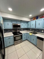 7041 Environ Blvd, Unit 127 in Lauderhill, FL - Building Photo
