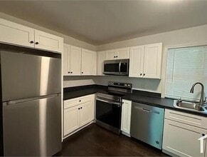 1610 Line Cir in Decatur, GA - Building Photo - Building Photo