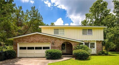 140 Belle Point Pkwy in Brunswick, GA - Building Photo - Building Photo