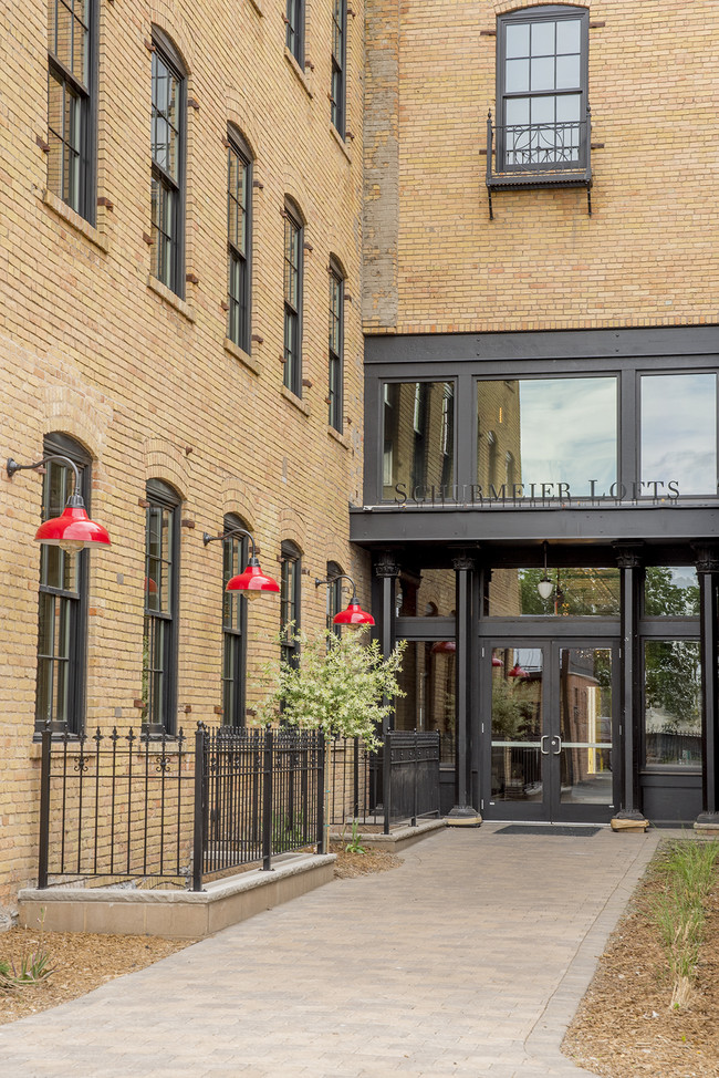Schurmeier Lofts in St. Paul, MN - Foto de edificio - Building Photo