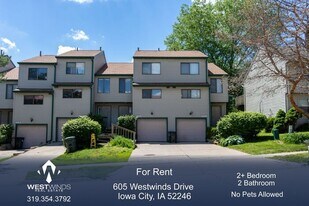 605 Westwinds Dr in Iowa City, IA - Building Photo
