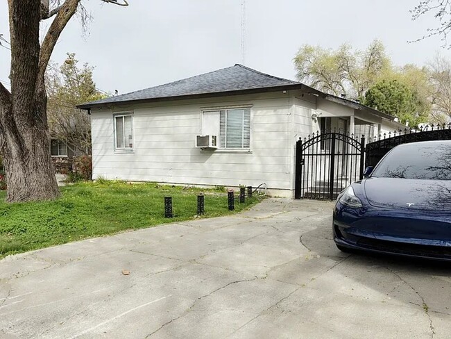 property at 717 Woodland Ave