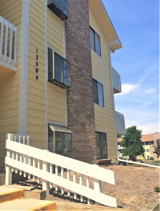 12504 E Cornell Ave-Unit -APT 202 in Aurora, CO - Building Photo