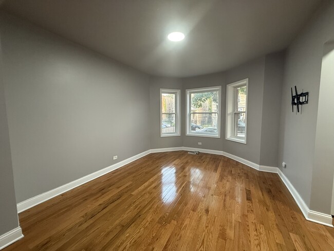 4908 W Erie St in Chicago, IL - Building Photo - Building Photo