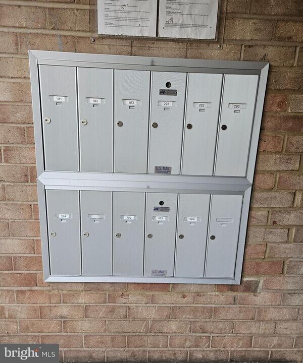 4100 Daniels Ave in Annandale, VA - Building Photo