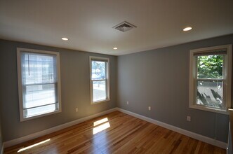 7 Cheever Ct, Unit #2 in Boston, MA - Foto de edificio - Building Photo