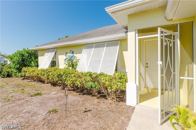 11693 Oakland Dr in Bokeelia, FL - Building Photo - Building Photo