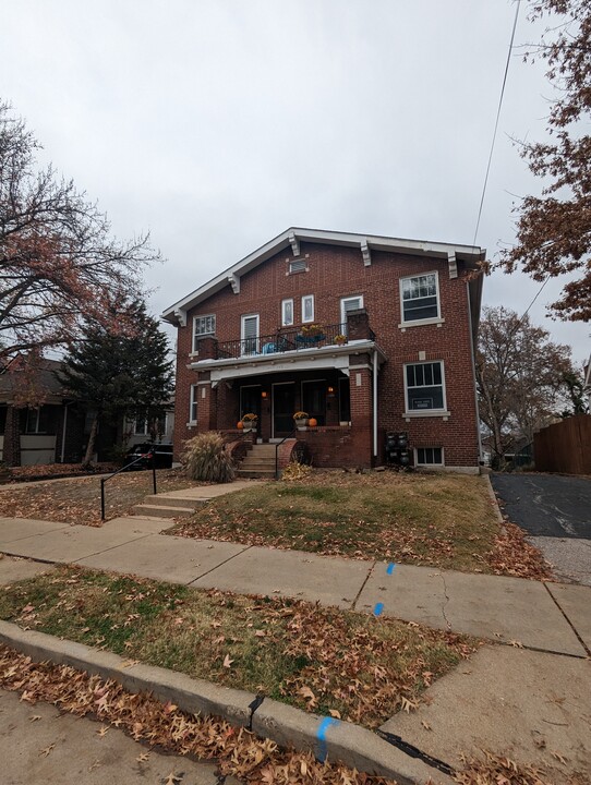 2410 Bellevue Ave, Unit 2408A Bellevue 2nd fl in Maplewood, MO - Building Photo