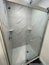 31 Temple St, Unit 2F in Boston, MA - Foto de edificio - Building Photo