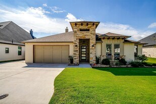 1221 Crown Valley Dr in Willow Park, TX - Building Photo