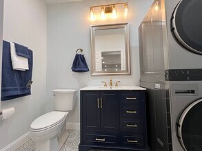 8145 Mount Vernon Hwy in Alexandria, VA - Foto de edificio - Building Photo