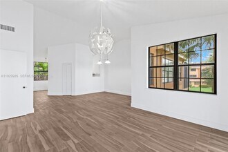 15569 Miami Lakeway N, Unit 20516 in Miami Lakes, FL - Building Photo - Building Photo