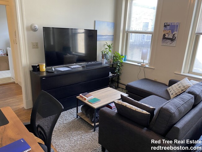 9 Colborne Rd, Unit 17 in Boston, MA - Building Photo - Building Photo