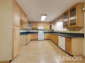 602 Chyrl Way in Suisun City, CA - Foto de edificio - Building Photo