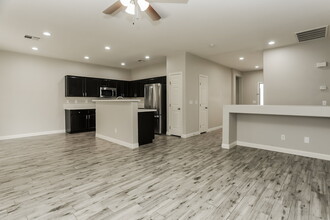 5402 Royal Yacht Way in North Las Vegas, NV - Building Photo - Building Photo