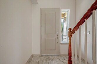 5530 Hirondel in Houston, TX - Foto de edificio - Building Photo