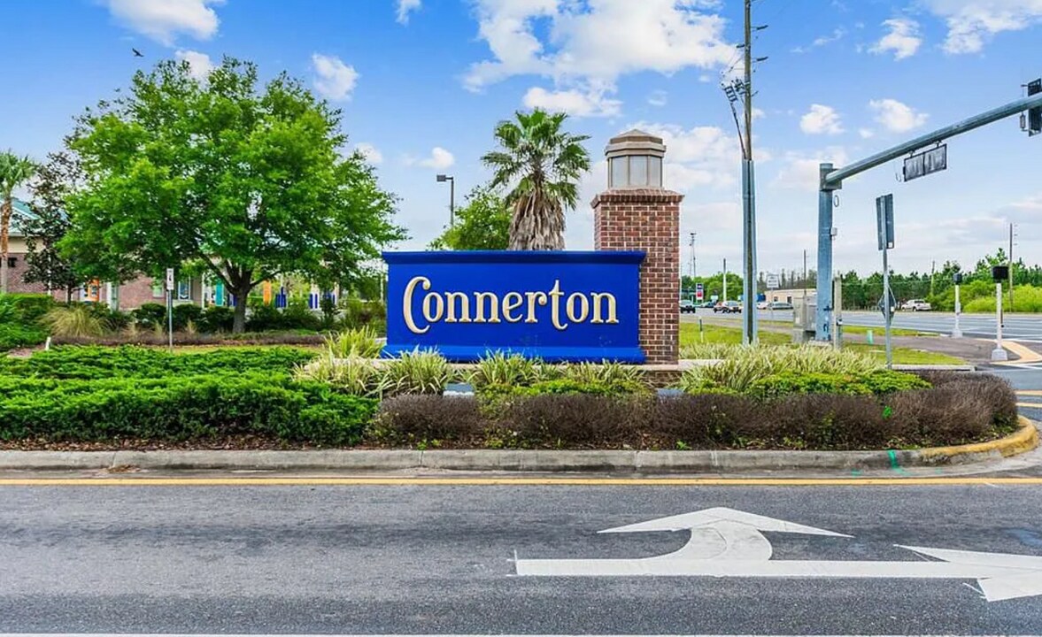 21852 Adriatic Ln in Land O Lakes, FL - Foto de edificio