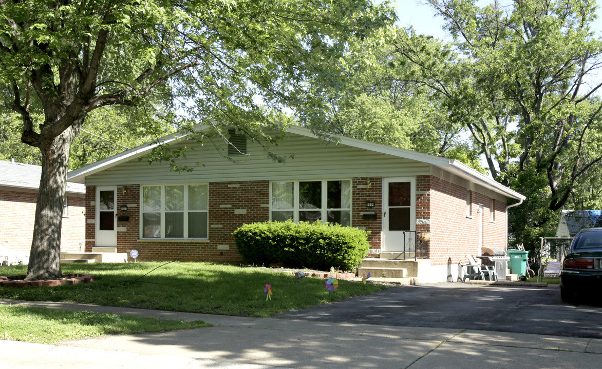 Jo Court Apartments in Berkeley, MO - Foto de edificio