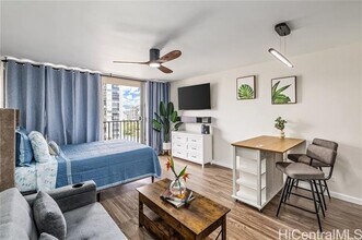 2345 Ala Wai Blvd in Honolulu, HI - Building Photo - Building Photo