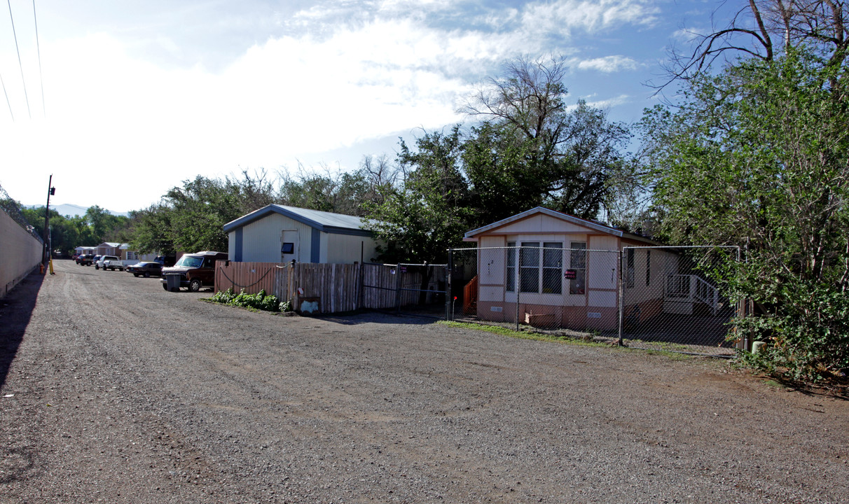 6513 4th St NW in Albuquerque, NM - Foto de edificio