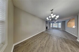 214 Brookside Dr in Dallas, GA - Foto de edificio - Building Photo