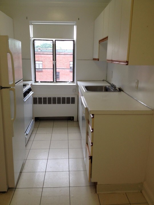 68 St Paul St in Brookline, MA - Building Photo