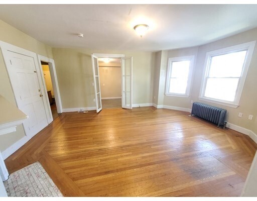 215 W Elm St-Unit -6 in Brockton, MA - Building Photo
