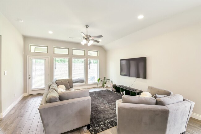 19827 Bronze Spur Ct