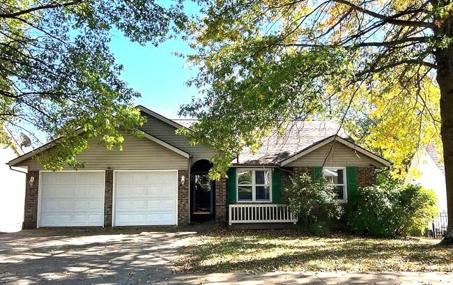 property at 821 W Rosewood Dr