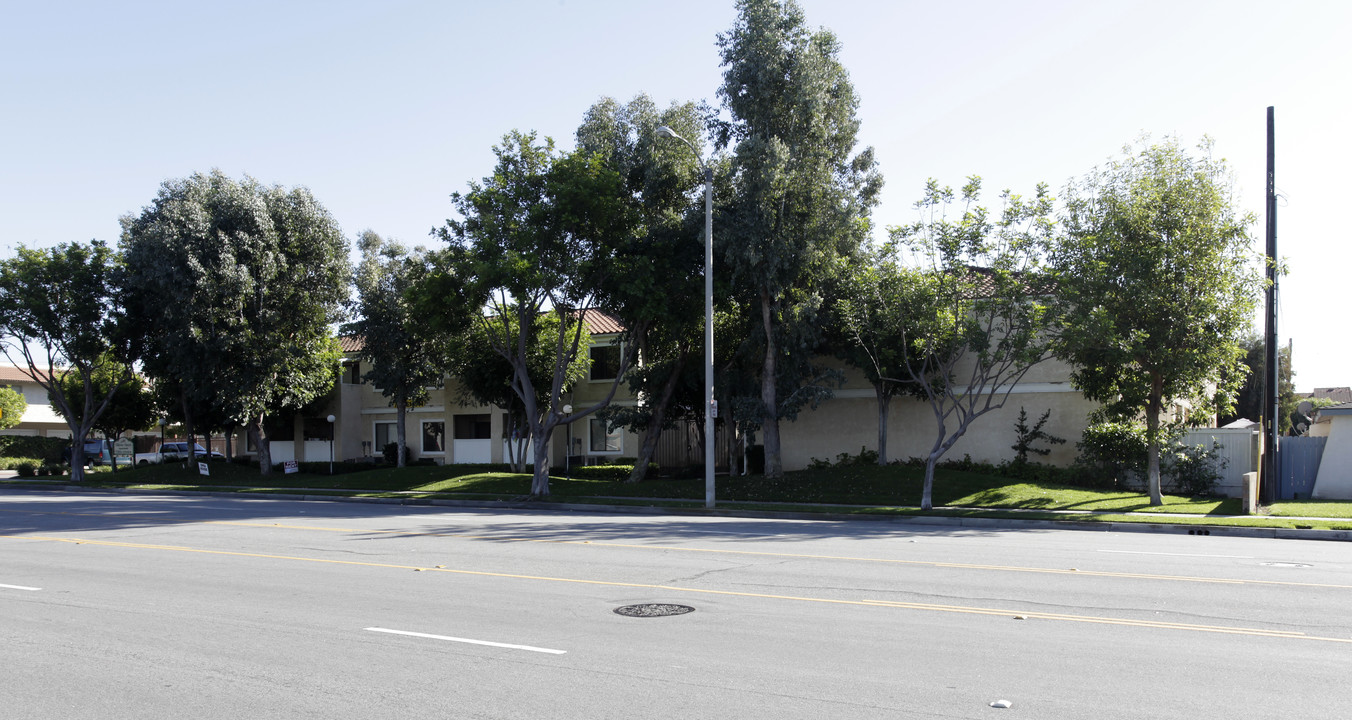 Citrus Court Apartments in Cypress, CA - Building Photo