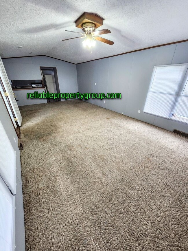 14 Holiday Park in Churubusco, IN - Building Photo - Building Photo