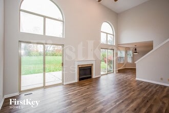 7407 Bancaster Dr in Indianapolis, IN - Foto de edificio - Building Photo