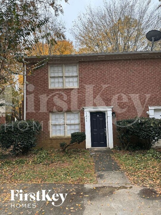 5266 Ridge Forest Dr in Stone Mountain, GA - Building Photo