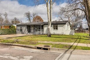 3071 Larry Dr in Dallas, TX - Building Photo