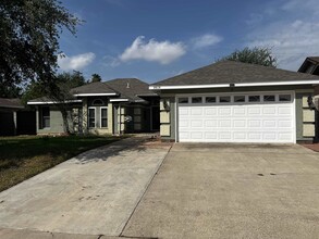 8608 St John Loop in Laredo, TX - Building Photo - Building Photo