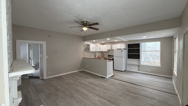 235 E Main St in St. Clairsville, OH - Building Photo - Building Photo