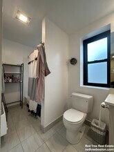 822 Beacon St, Unit 5D in Boston, MA - Building Photo - Building Photo