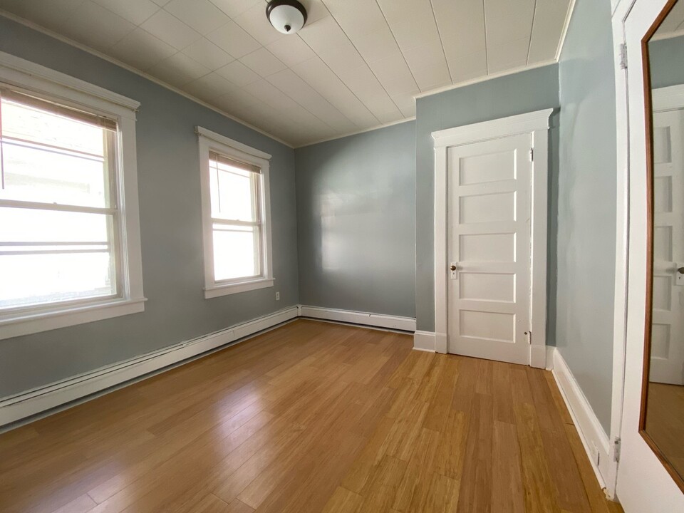 311 Magnolia St, Unit 2F in Highland Park, NJ - Building Photo