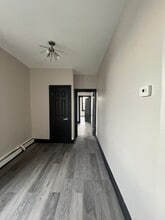 90 E 25th St, Unit 12 in Bayonne, NJ - Building Photo - Building Photo